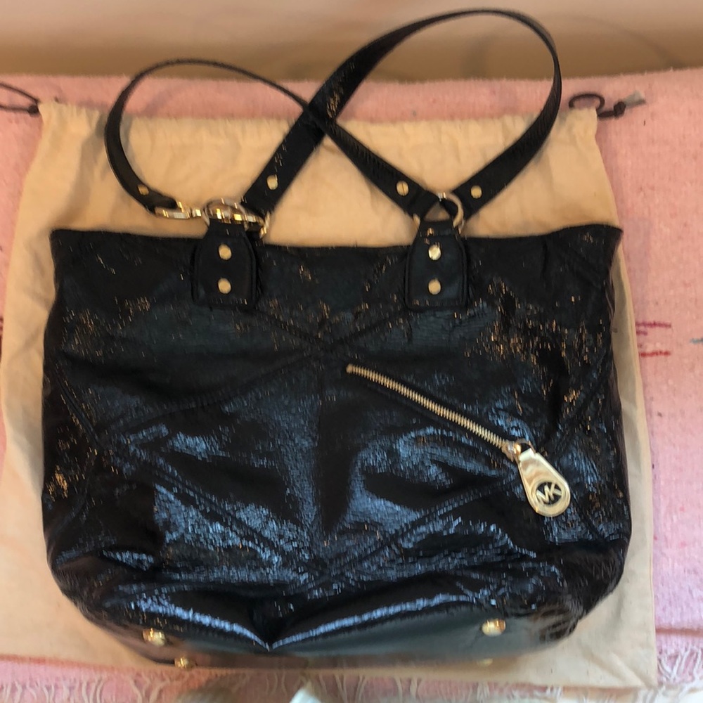 Black patent leather tote/large satchel - Picture 10 of 10